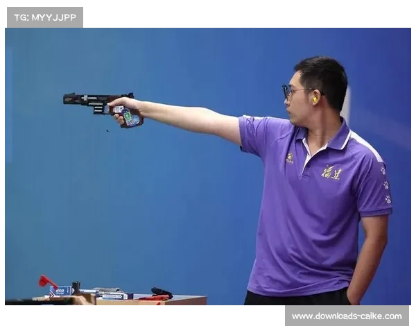 女子10米气步枪团体项目中国韩佳予王子菲彭鑫露夺金